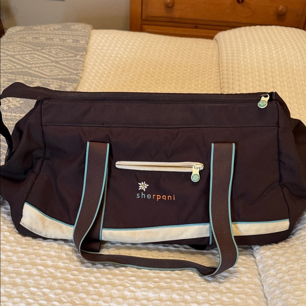 Sherpani Brown and Light Beige Travel/Gym/Yoga Bag